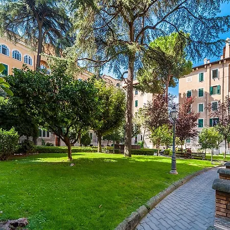 Appartement Piazza Tuscolo Rome